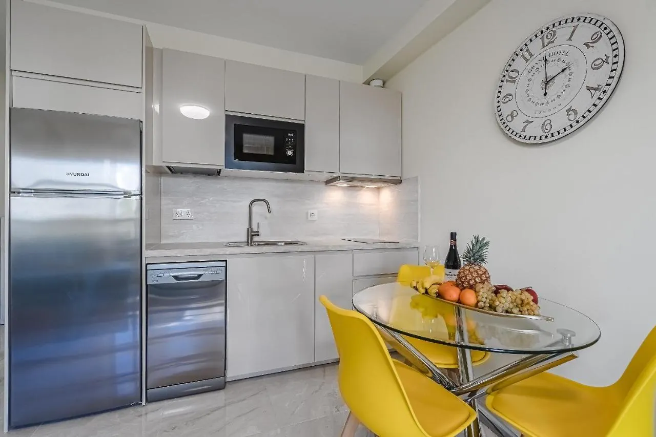 Orlando. Amazing Location. Completely Renovated! Διαμέρισμα Costa Adeje  Costa Adeje (Tenerife)